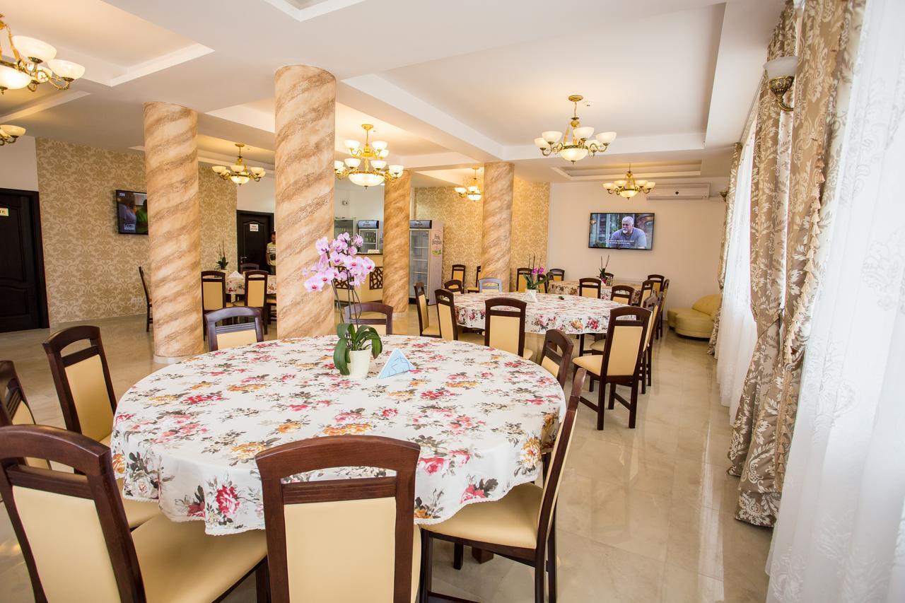 Hotel-Restaurant Ayan Piatra Neamţ Exteriér fotografie